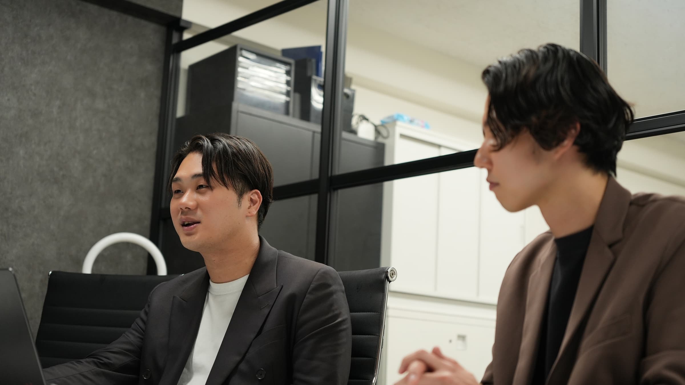 インタビューの様子